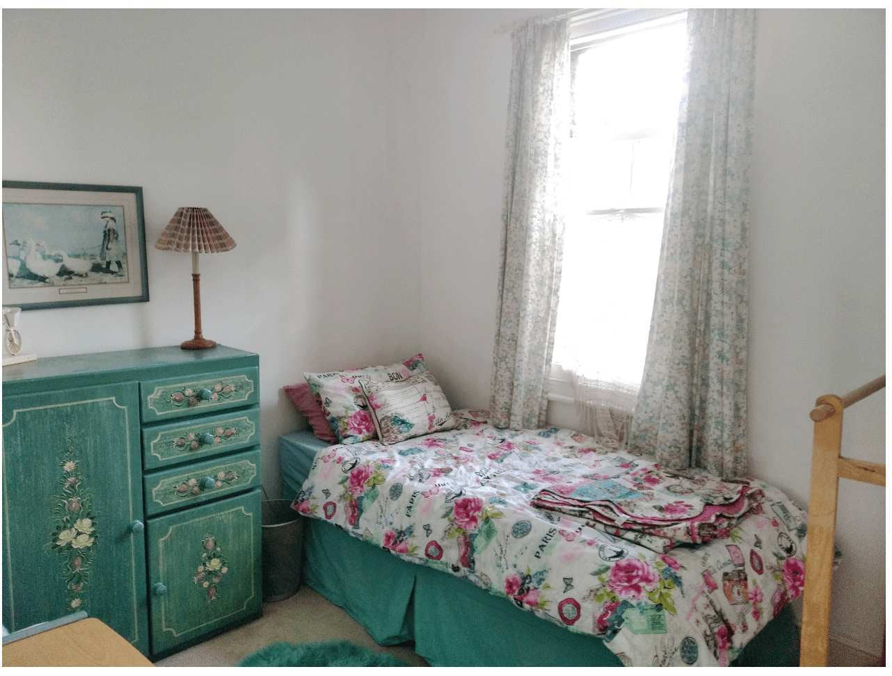 Room for one with drawers and a window | Host Family Stay